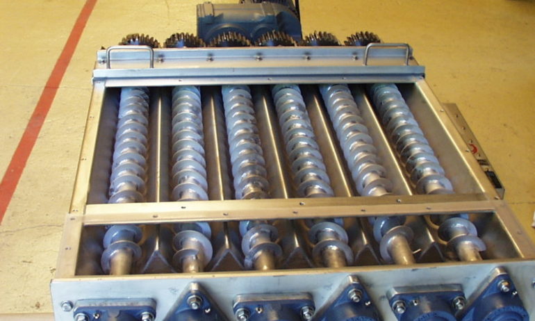 Convoyeur à vis en France : solutions sur mesure par SERVA